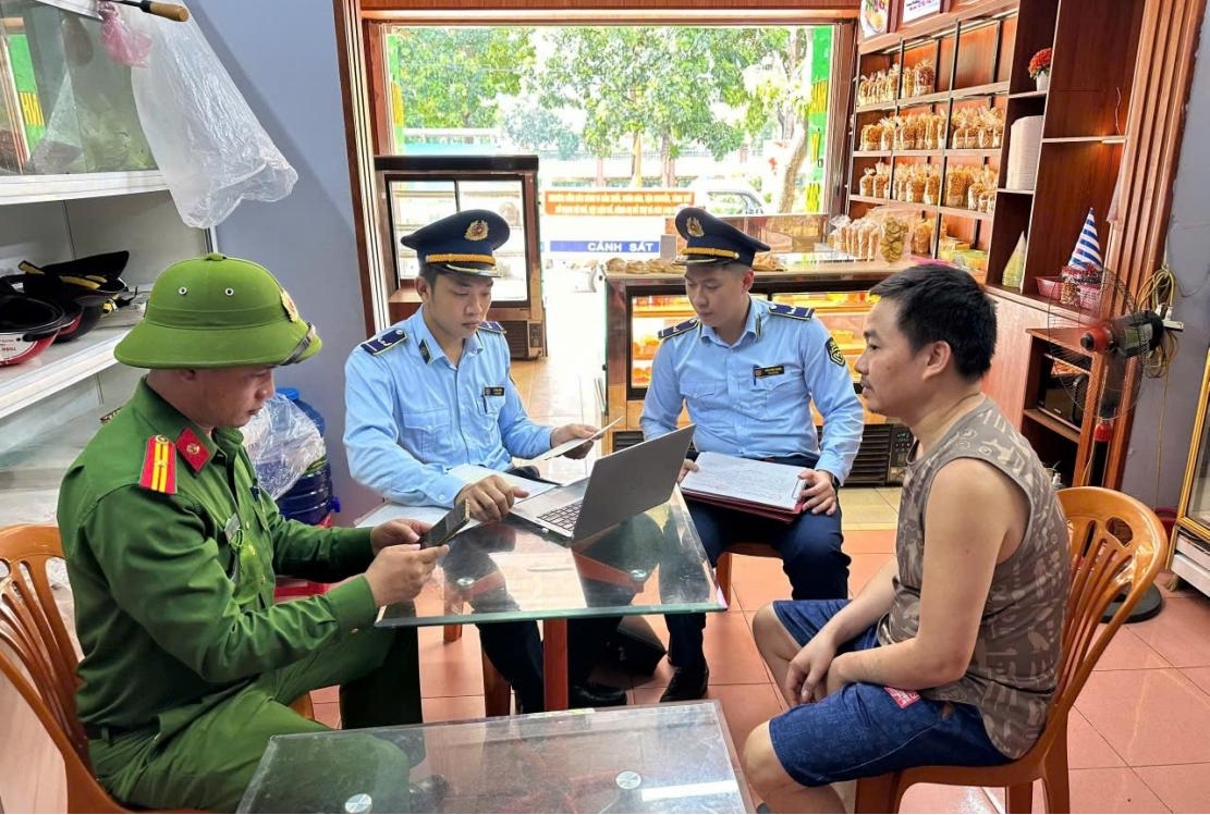 Đội QLTT số 8: Tăng cường công tác kiểm tra, xử lý vi phạm trong cao điểm các tháng cuối năm 2025