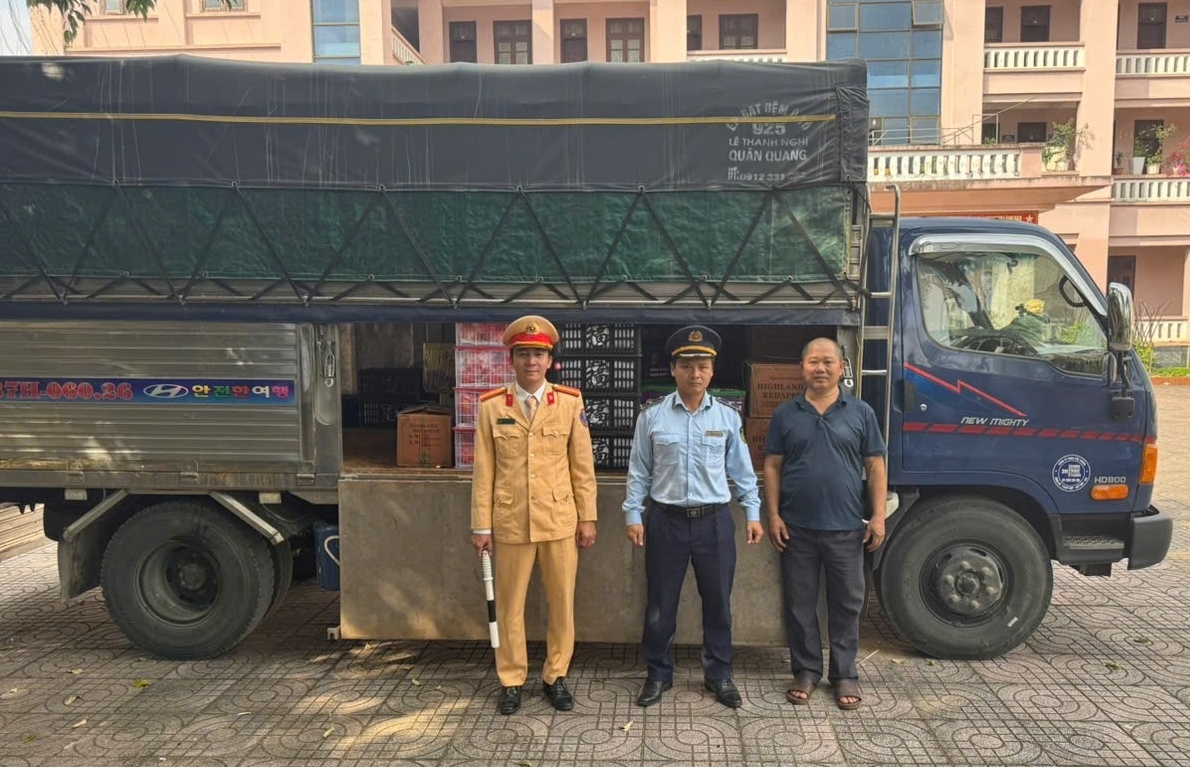 Đội QLTT số 9: Tiêu hủy 180kg hoa quả không rõ nguồn gốc xuất xứ